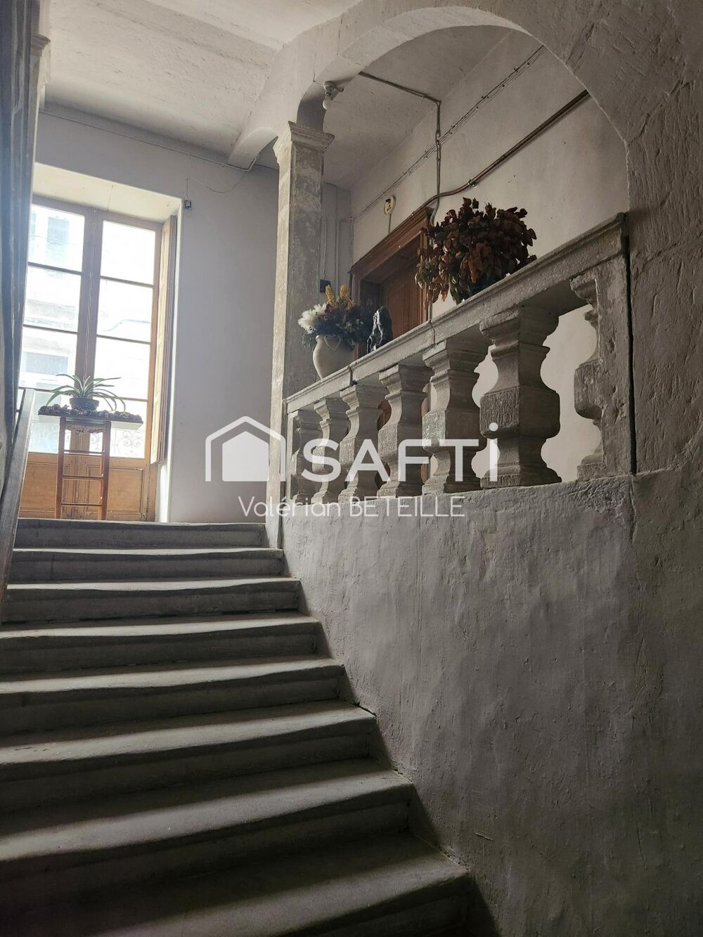 Appartement de caractère à rénover  125 m²