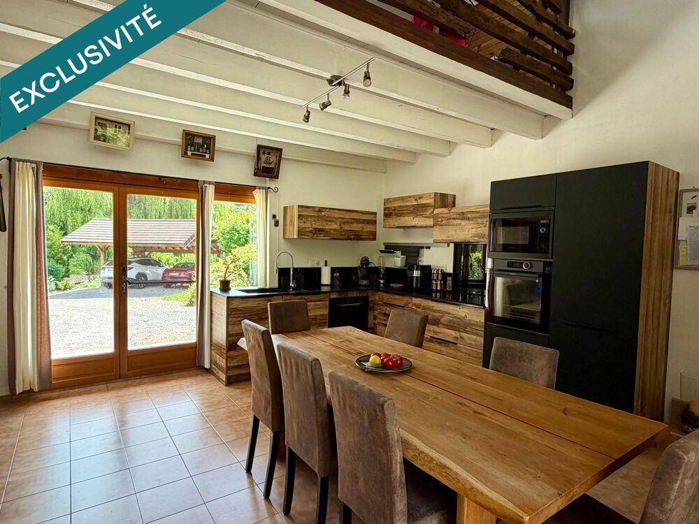 Jolie ferme Bressane avec carport et piscine