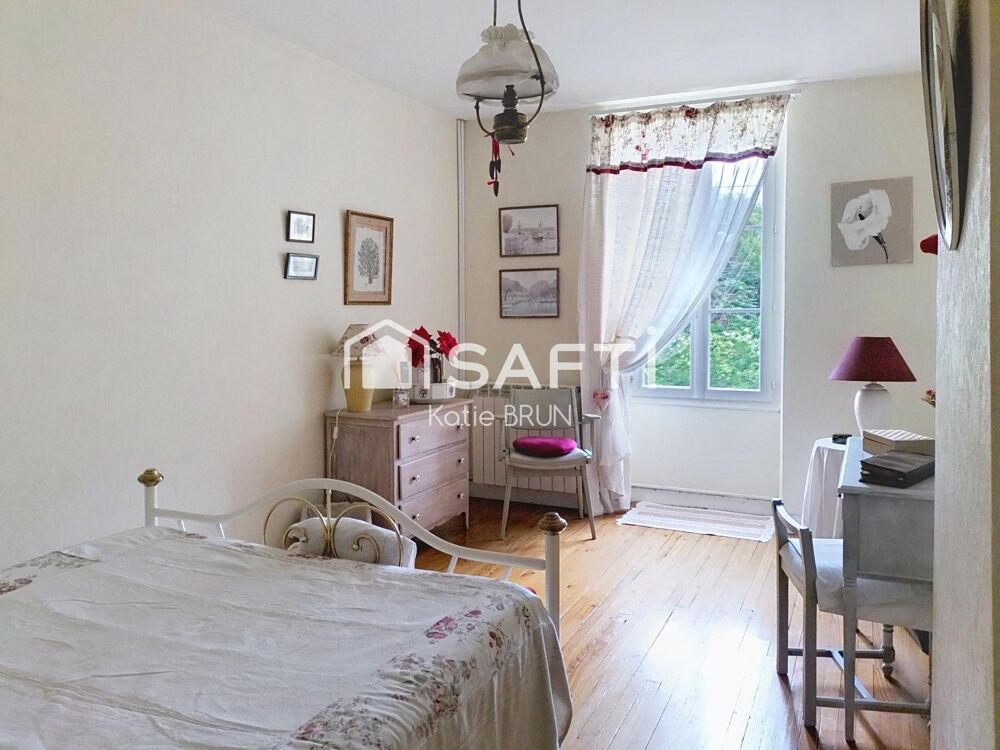 Vente Maison MAISON CHARENTAISE - 5 PIECES - 165m2 Corme-royal