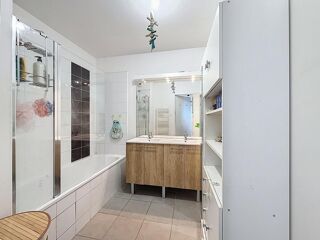  Appartement � vendre 4 pi�ces 82 m�