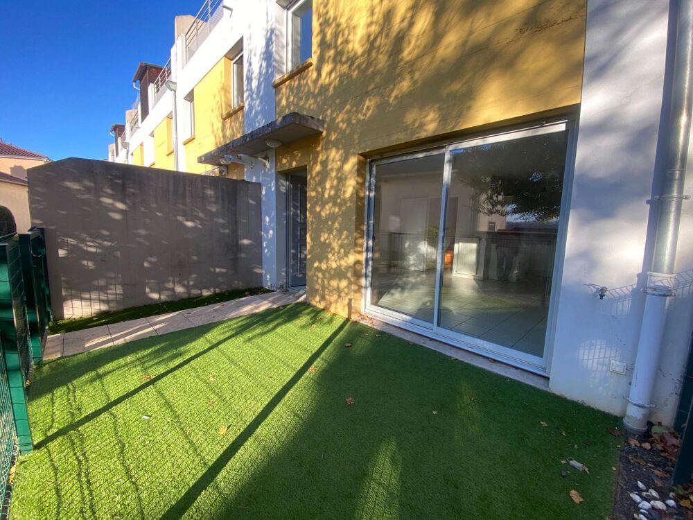 Vente Appartement 5mn VILLEFRANCHE Type 3 de 63m² hab. en duplex avec jardin et garage. Jassans-riottier