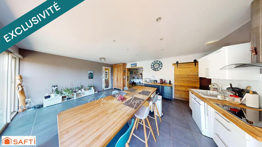 Maison avec terrain, carport, piscine et garage