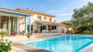Vente Maison Maison avec piscine jardin et depandance Le passage