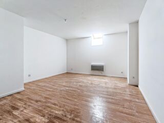  Maison à louer 3 pièces 160 m²