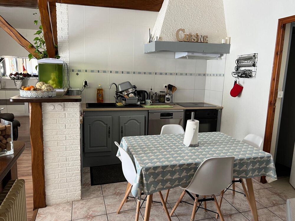 Vente Maison Maison de 122 m2, 3 chambres, bureau, garage et jardin. Loulans-verchamp