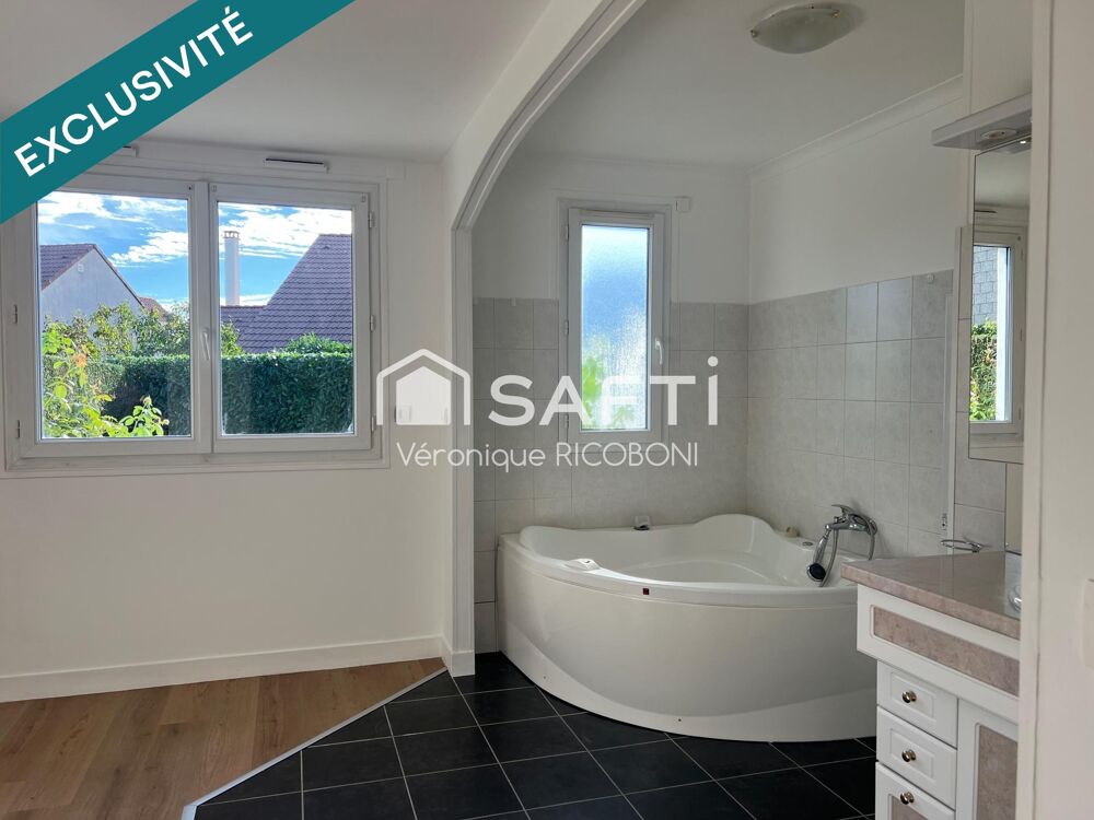 Vente Maison Belle villa avec 5 chambres dans quartier recherché rare sur le secteur Maurepas