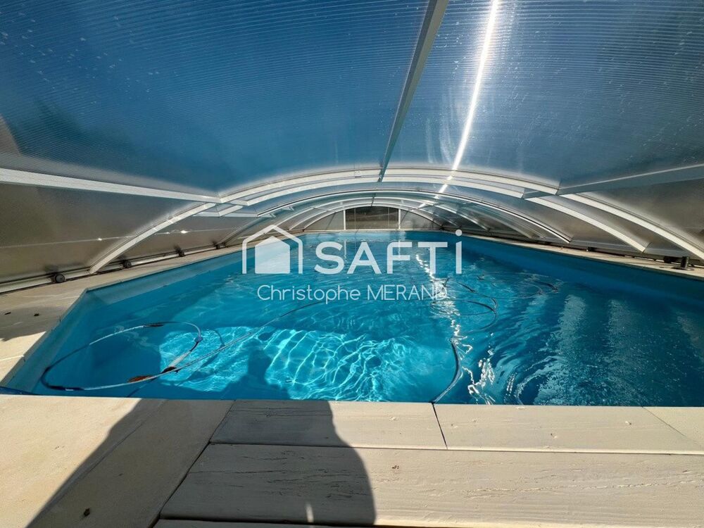 Grande maison 4 chambres avec piscine couverte