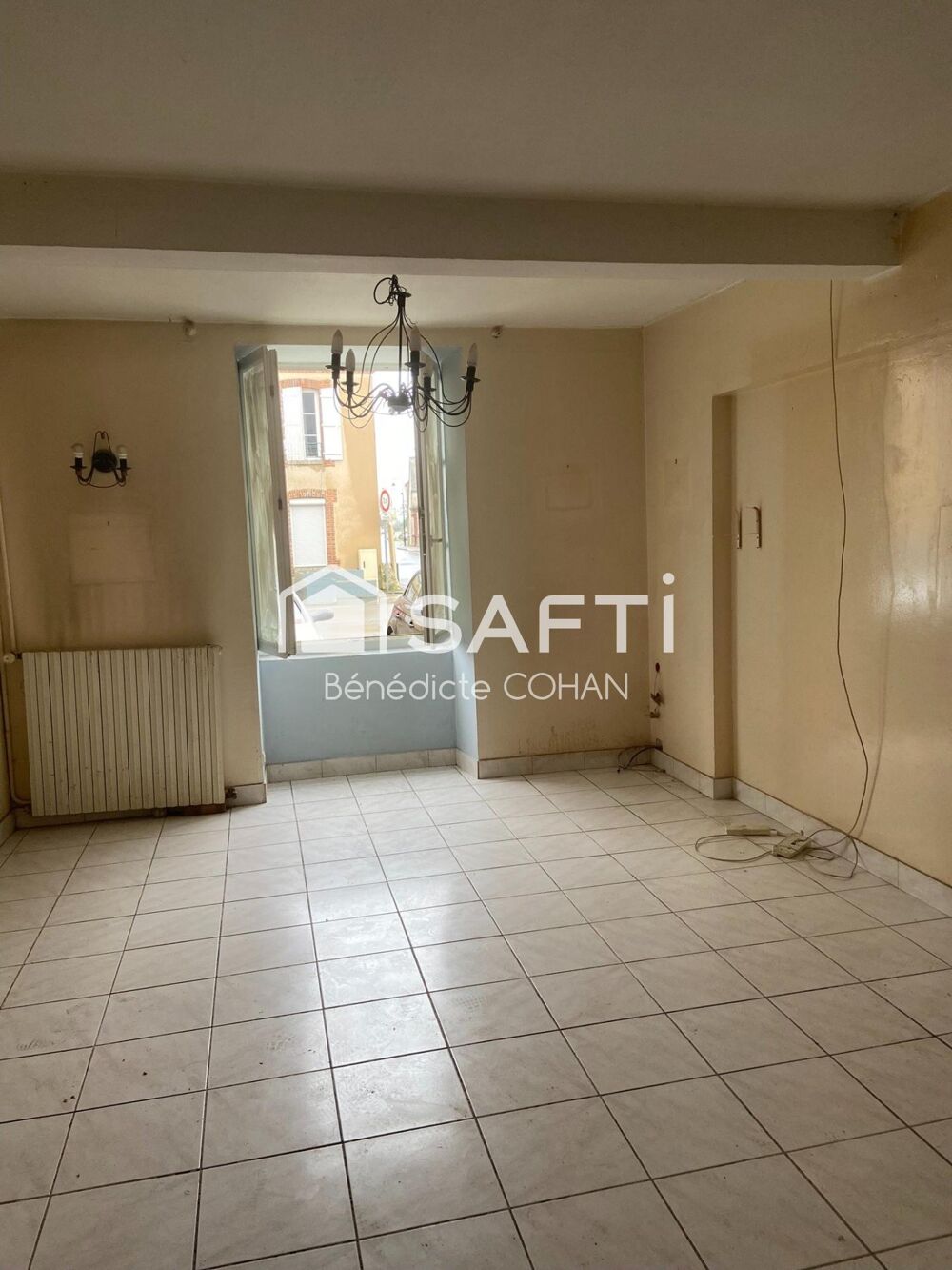 Vente Maison Maison de ville, possibilit� de professions lib�rales, 5 chambres avec garage et deux jardins non attenant Prunay-le-gillon