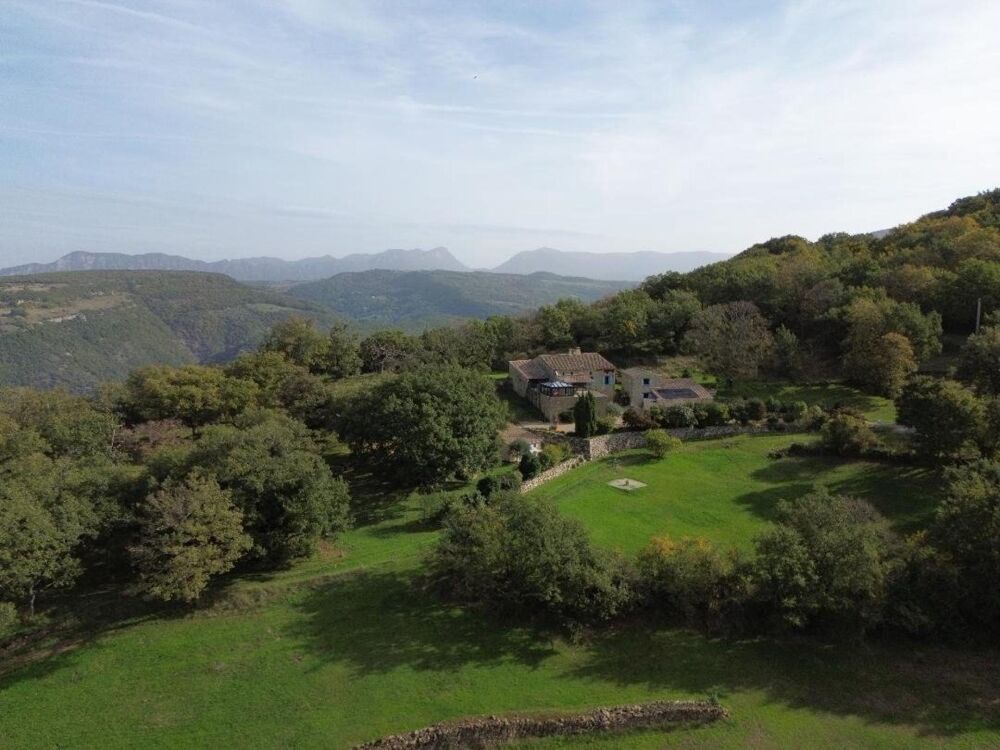 Vente Maison Magnifique propriété avec gite de 10 hectares dans un environnement naturel exceptionnel Eyzahut