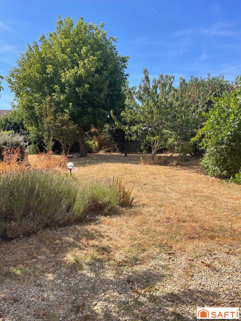 Vente Maison Maison 200 m2 sur s/sol total - Terrain 1037 m2 - 5 chambres - Accessibilité PMR Ballancourt-sur-essonne