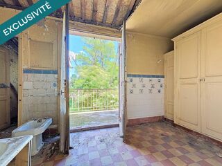  Immeuble � vendre 235 m�