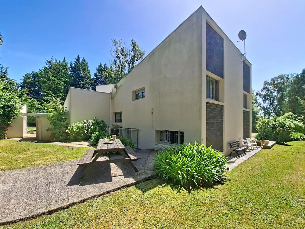 Vente Maison Propriété d'exception à Lannion – Maison d'architecte au cœur d'un parc d'un hectare avec étang Lannion