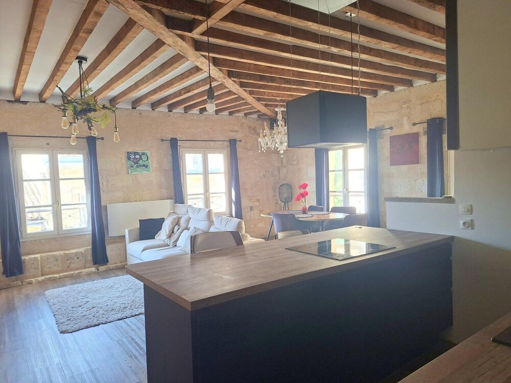 Vente Appartement Au cœur de Saint-Pierre, un appartement de caractère sous les toits Bordeaux