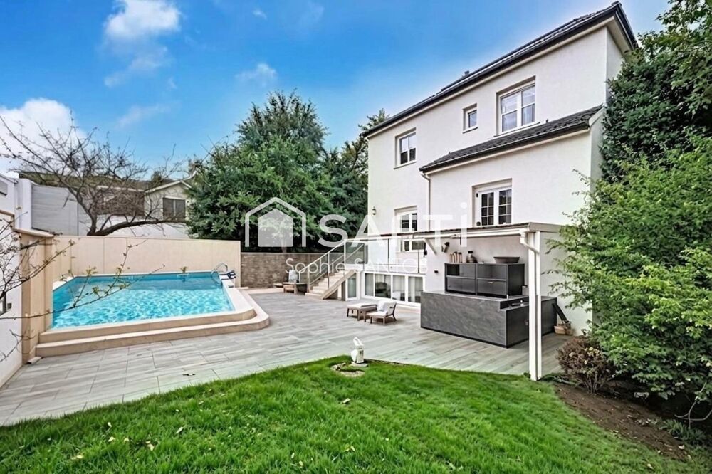 Vente Maison MAISON 175 M2 - 6 PIECES - AVEC PISCINE CHAUFFEE Neuilly-plaisance