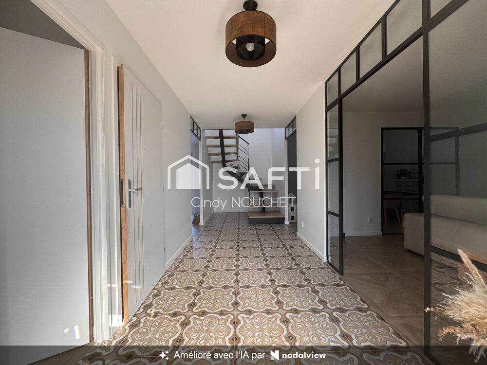 Maison moderne, spacieuse et lumineuse avec un terrain de 1002m2.