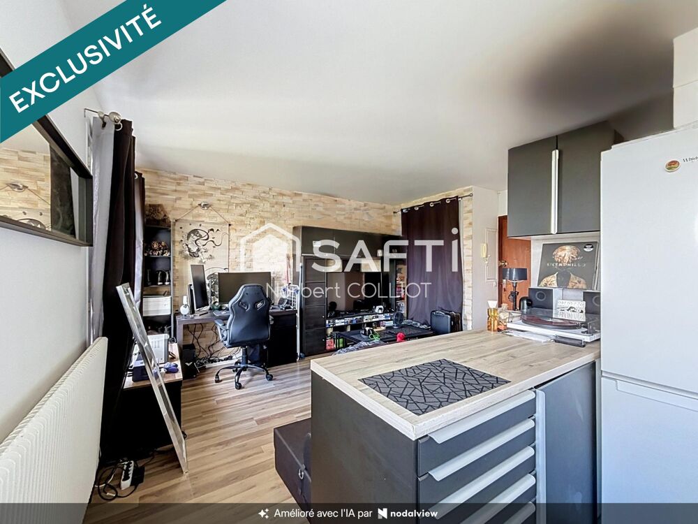 Studio rénové, dernier étage, fort rendement locatif
