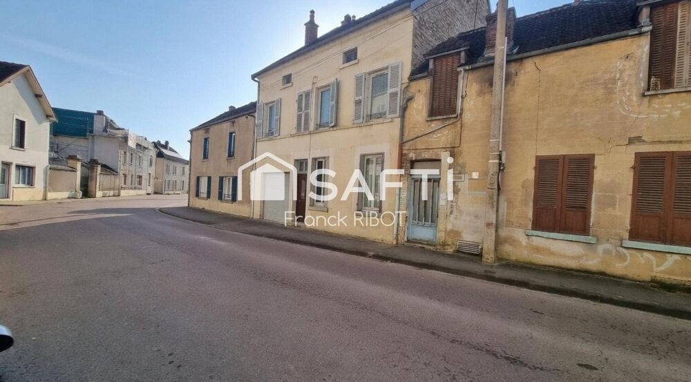 Maison de 120m2 avec cour fermée et dépendance