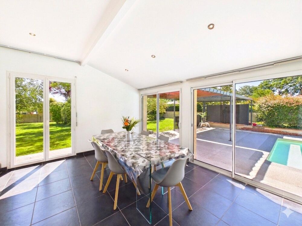 Magnifique Maison T7 220m2 sur 2000m2 de Terrain avec Piscine!!!