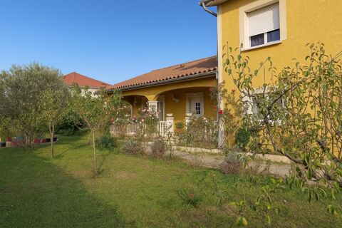   Grande maison familiale avec jardin proches commodit�s Maison - 8 pi�ce(s) - 176 m�