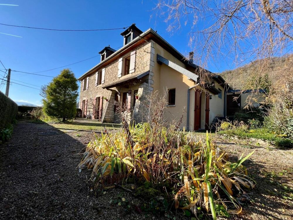 PORT-LESNEY  MAISON DE CARACTÈRE RÉNOVÉE AVEC 2 056 M² DE TERRAIN