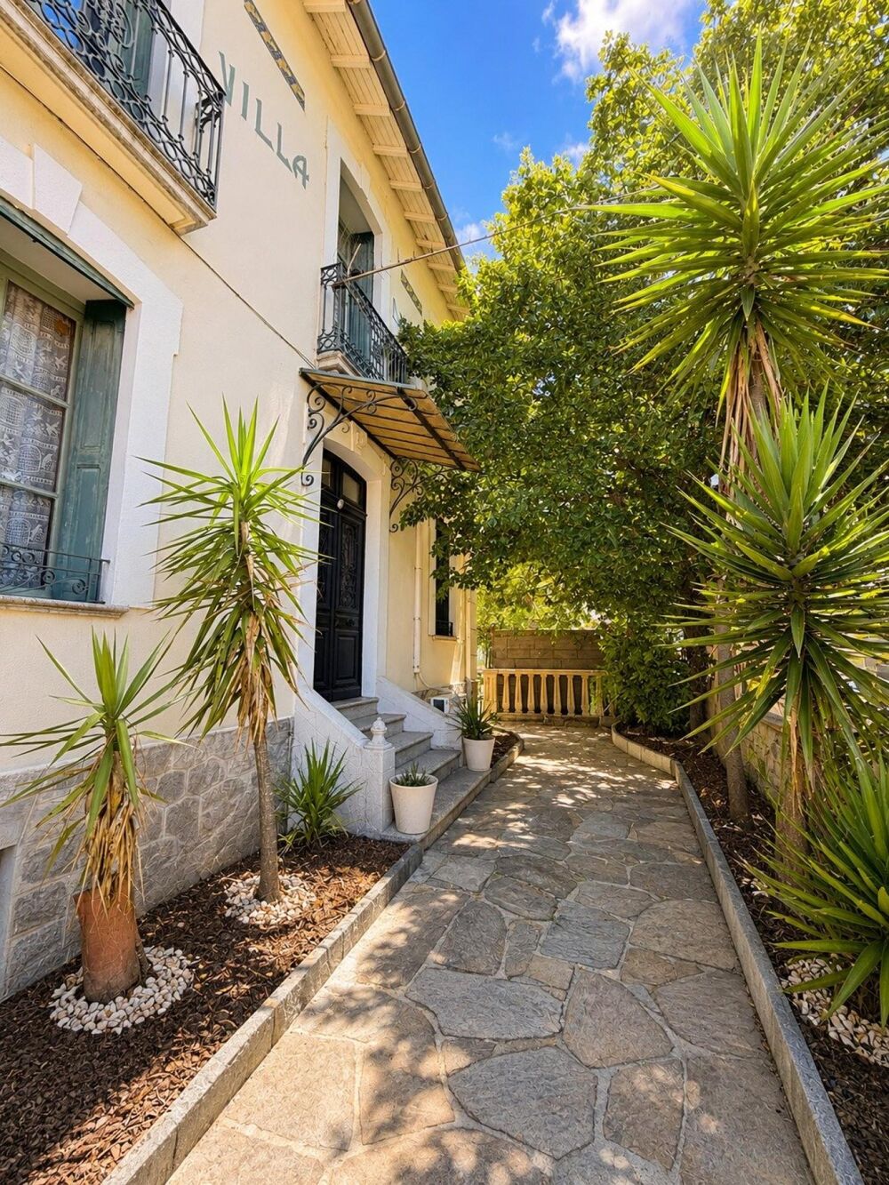 Villa de charme avec jardin arboré