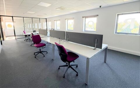 145 m&sup2; de bureaux climatis&eacute;s et fonctionnel. Disponible imm&eacute;diatement 274800 33800 Bordeaux