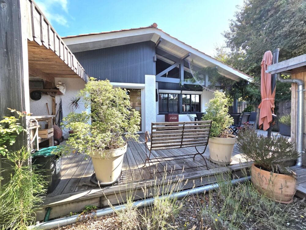 Vente Maison Maison 3 chambres dont une parentale, piscine 2 garages et commerces Lacanau