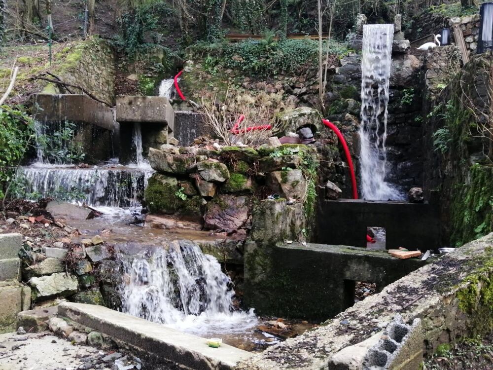 Vente Maison Maison atypique 130 m² – Terrain avec rivière – Mortain (50) Mortain-bocage