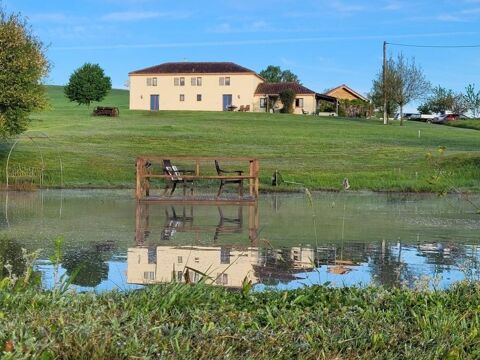   Propri�t� d'Exception avec Vue Panoramique � Saint?Pastour  D�couvrez cette magnifique demeure nich�e au c�ur d'un environnement Maison - 7 pi�ce(s) - 180 m�