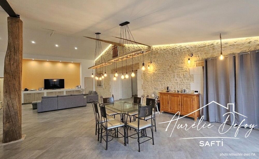 Vente Maison Ancienne grange rénovée de 185 m² Antezant-la-chapelle