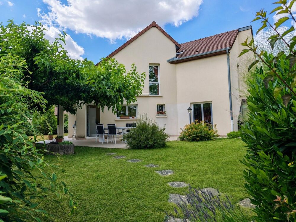 AHUY  Maison d'architecte T6, terrain 716m2
