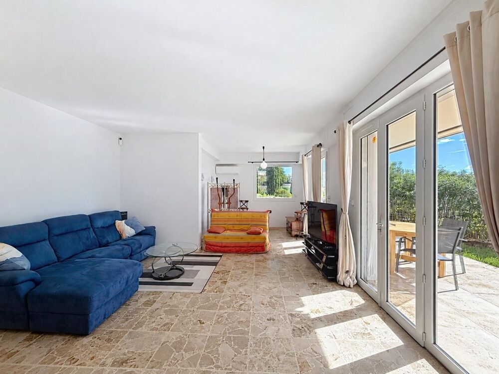 Vente Appartement EXCLUSIVITÉ – SANARY-SUR-MER – APPARTEMENT T3 EN REZ-DE-JARDIN À 10 MINUTES À PIED DU PORT Sanary-sur-mer
