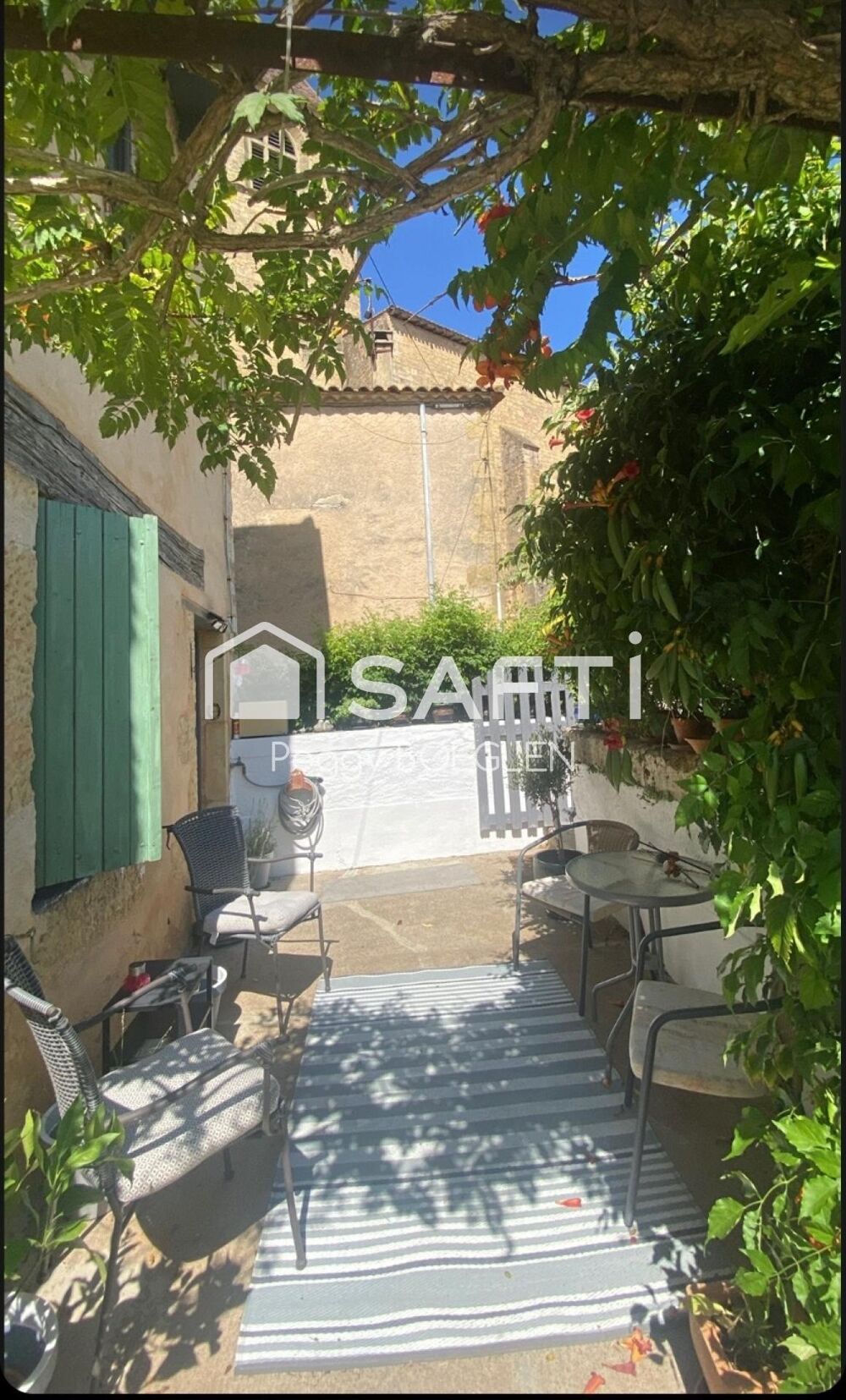 Superbe maison en pierres rénovée dans la jolie bastide de BELVES
