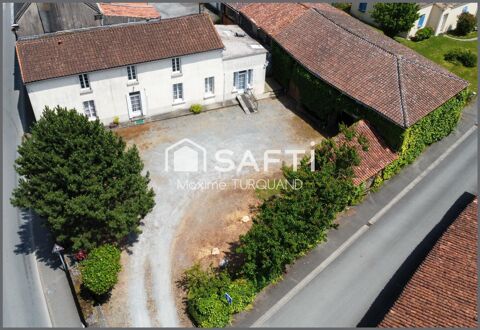   Fermette de bourg 109m�, 900m� de terrain, gros volumes de d�pendances. Maison - 5 pi�ce(s) - 109 m�