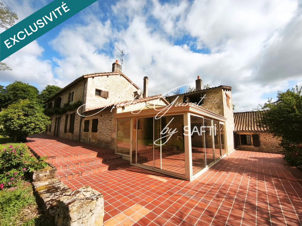 Maison 12 pièces 392 m² · à Ayron · 392 m² · 285 000 €