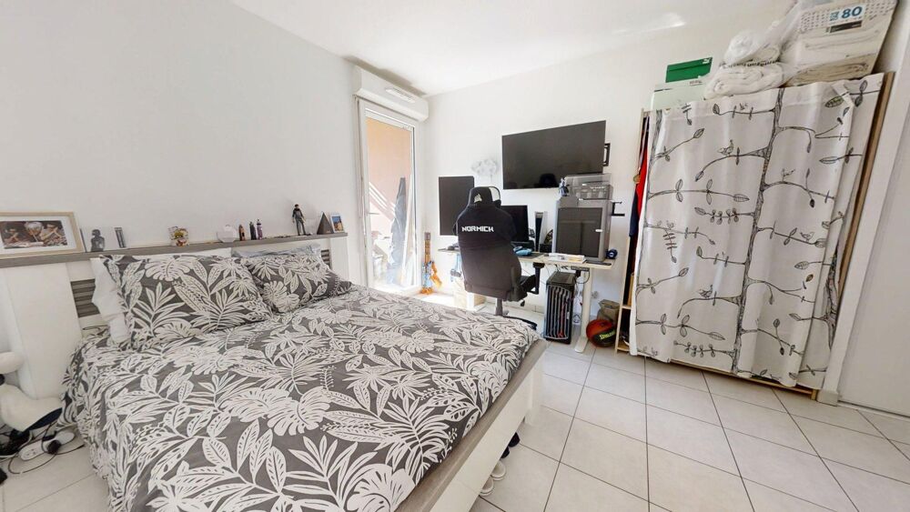 Appartement T2 46 m2 avec agréable terrasse et ascenseur - Parking privatif en sous-sol