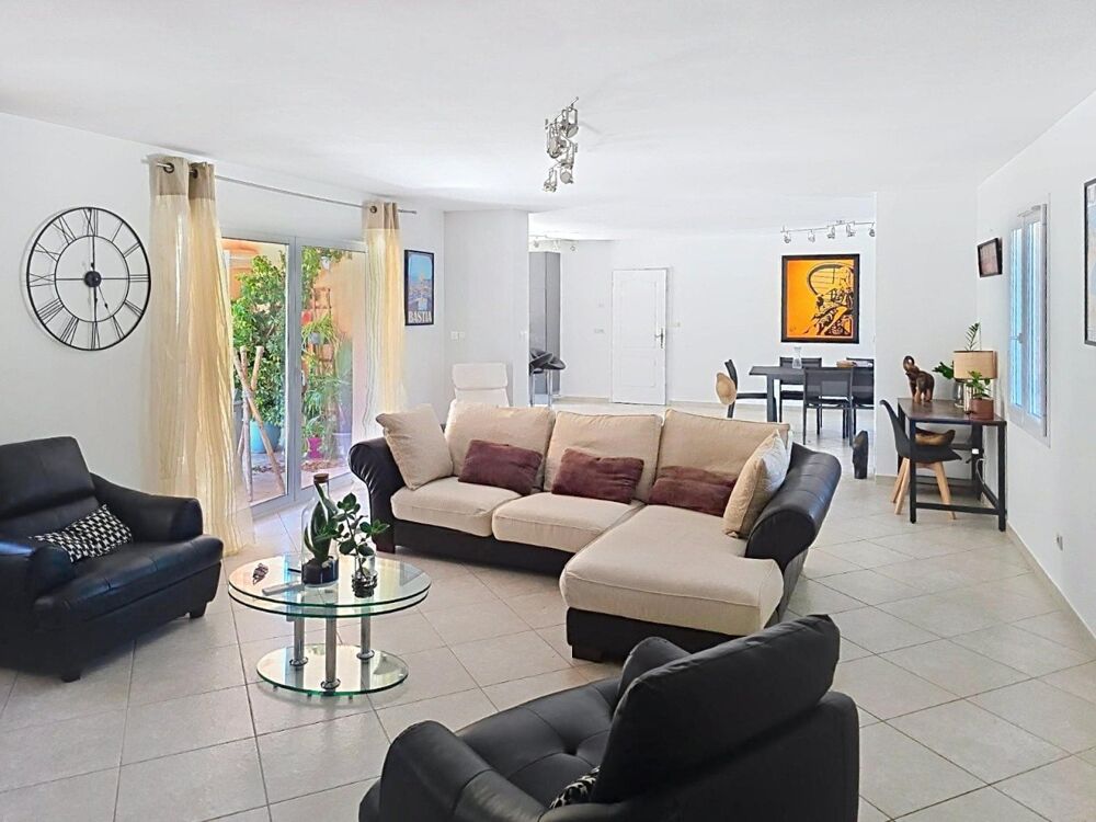VILLA 6 PIECES 4 CHAMBRES PISCINE