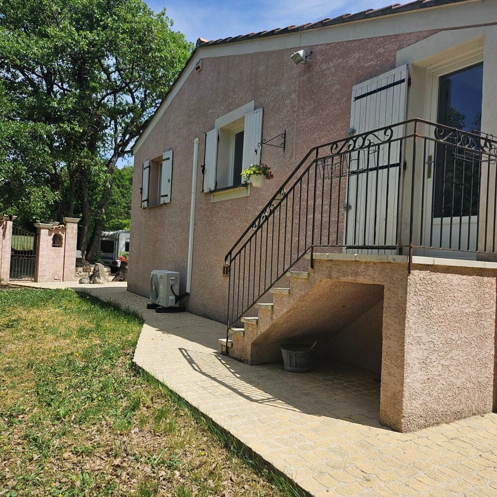 Calme absolu, nature omniprésente et aucun vis-à-vis: une villa rare dans une cadre privilégié