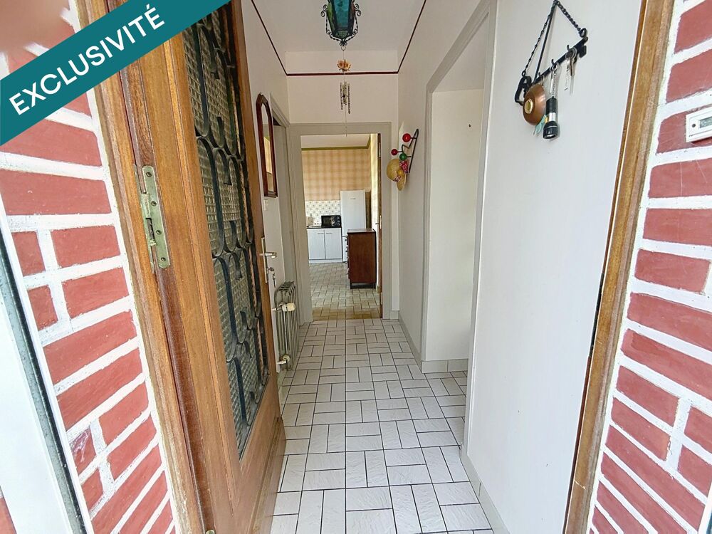 Cette jolie maison familiale avec un terrain clos et arboré.