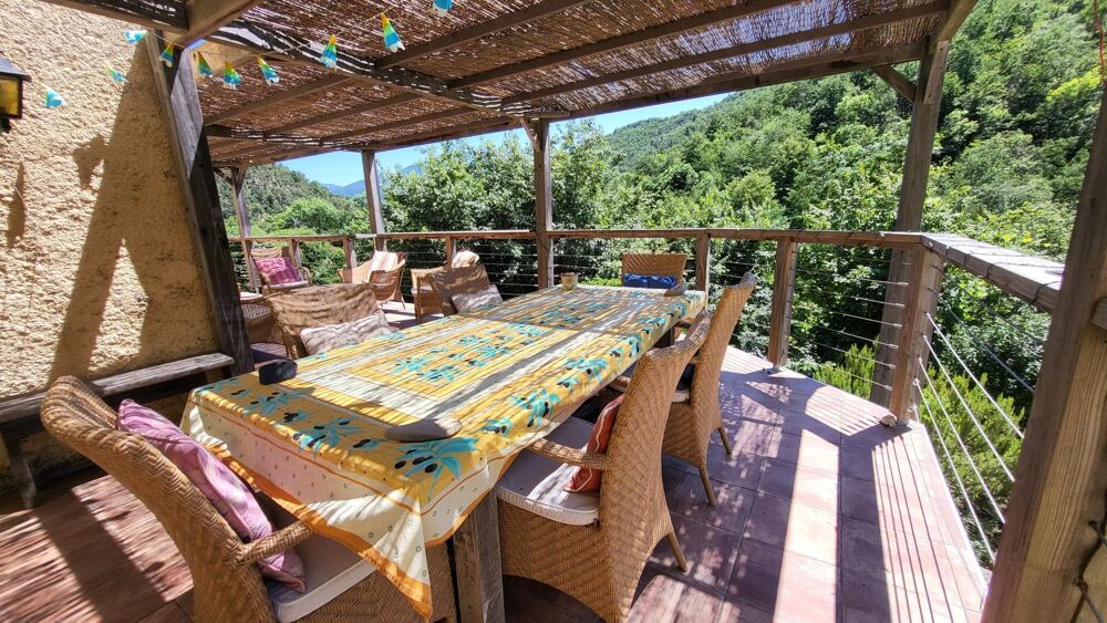 Splendide et spacieuse propriété avec dependances et piscine