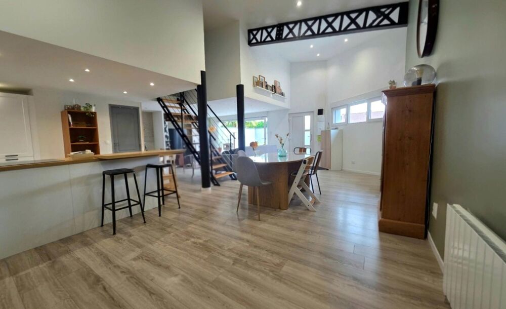 106m² - 3 chambres - exterieur - parkings