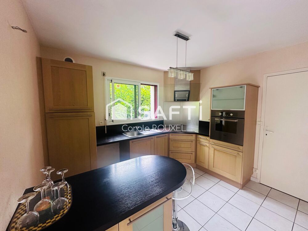 Vente Maison Maison Familiale a 10 min de VANNES et a pieds du bourg de THEIX Theix-noyalo