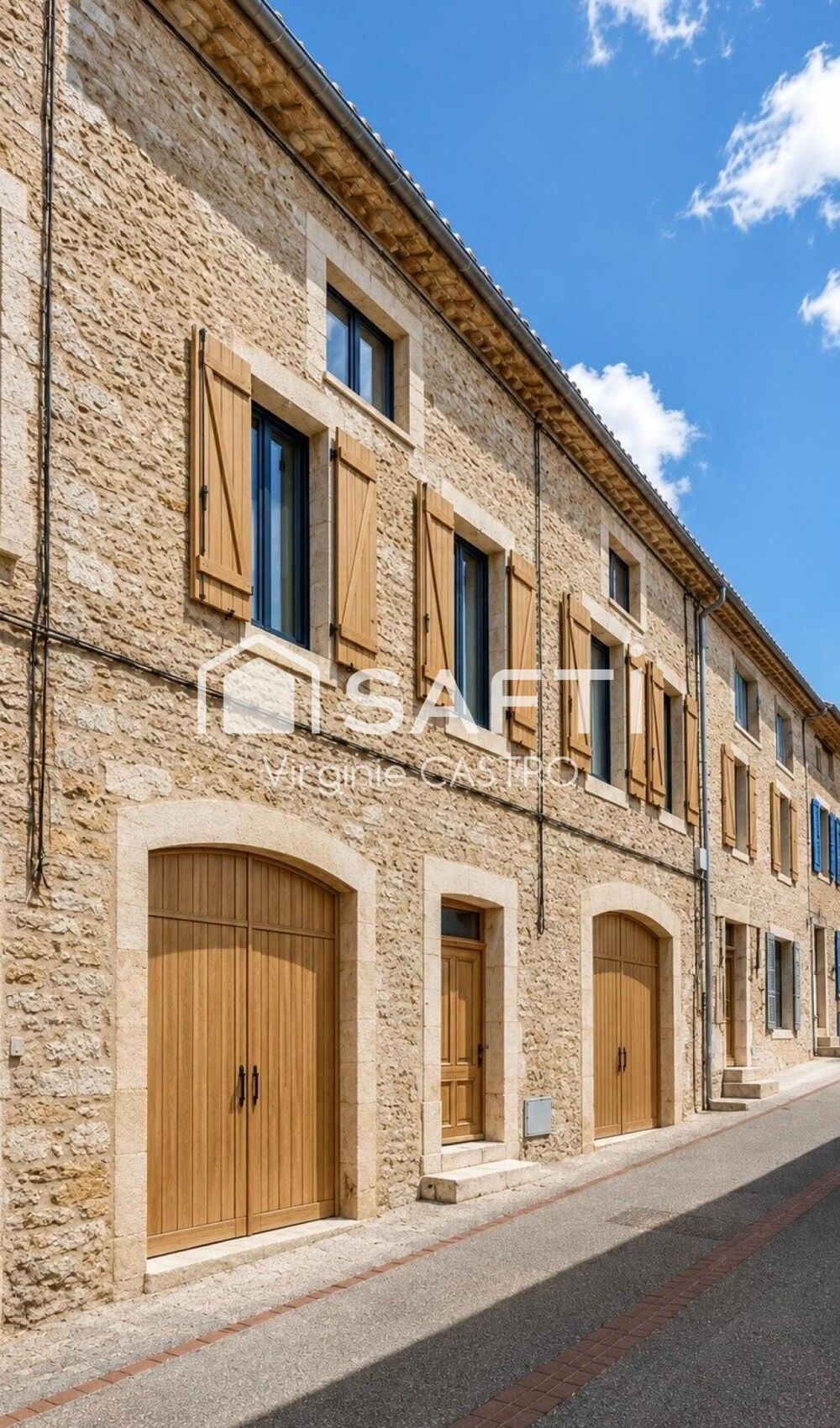AUTHENTIQUE BATISSE EN PIERRE A RENOVER - 5/6 PIECES avec COMBLES + 2 GARAGES