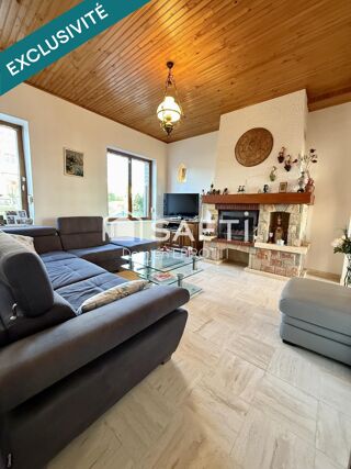 Vente Maison À VENDRE À MOUZON – Maison familiale de 110 m² sur sous-sol avec jardin et 2 garages supplémentaires Mouzon