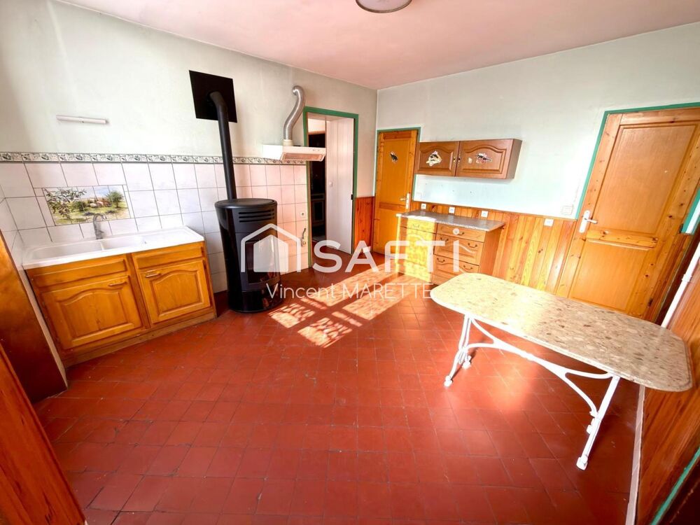 Vente Maison 110 m² à réinventer, trois chambres et de nombreuses dépendances Blaincourt-les-precy