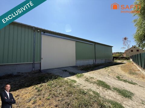  Hangar de stockage de 287m² au sol, le tout sur 8,90 ares ! 