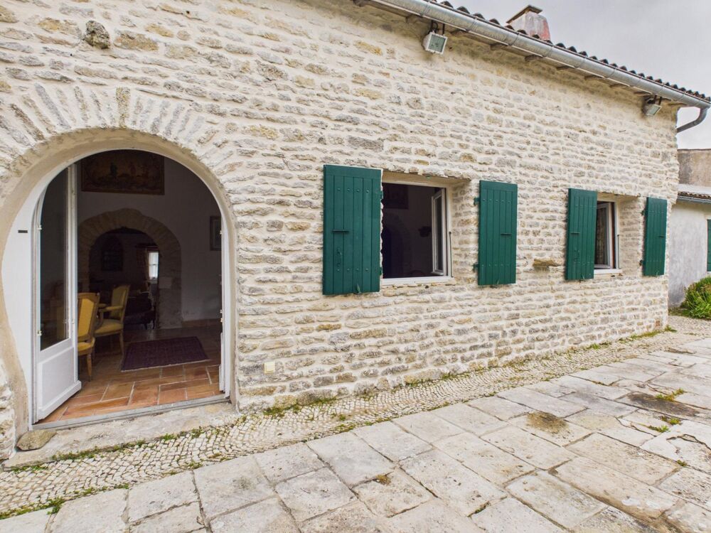MAISON FAMILIALE DE CARACTERE