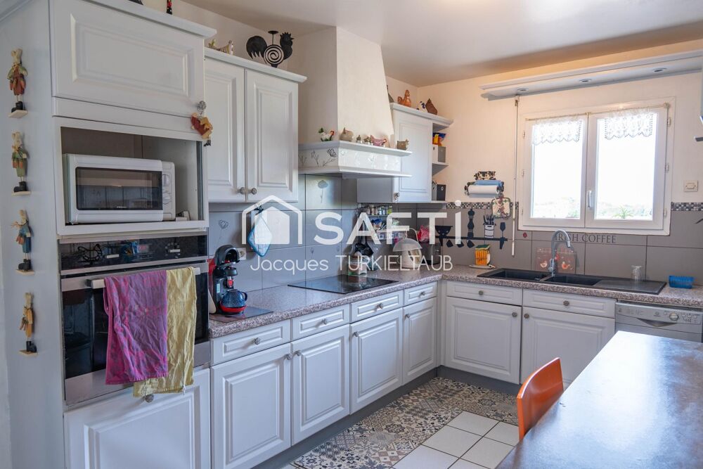Vente Maison Maison 140m2 en excellent état, avec 4 chambres , garage et jardin de 1300 m2 Saint-nazaire-sur-charente