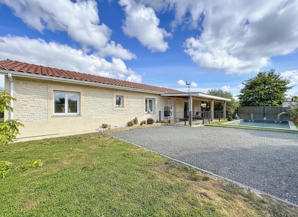 Maison 4 pièces 120 m² · à Lamarque · 120 m² · 282 000 €