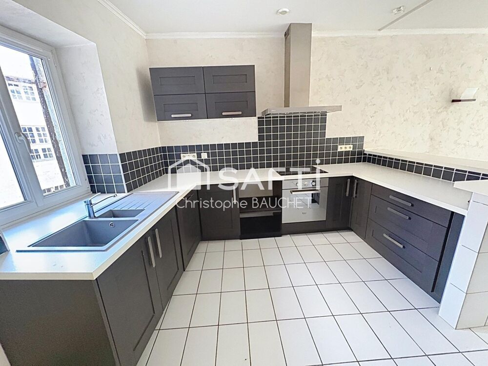 Appartement 4P rénové en coeur de ville